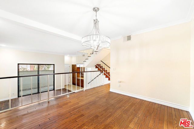 10201 Mason Avenue 108, Chatsworth (los Angeles), CA 91311