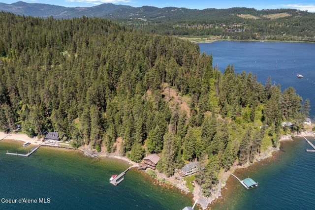 8245 W Coeur D Alene Lake SHR, Coeur D'alene, ID 83814