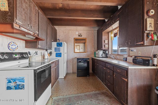8245 W Coeur D Alene Lake SHR, Coeur D'alene, ID 83814
