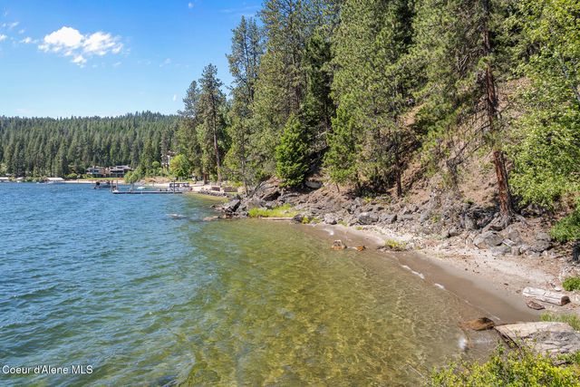 8245 W Coeur D Alene Lake SHR, Coeur D'alene, ID 83814