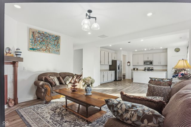 7658 Hillway Drive, Indianapolis, IN 46113