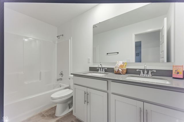 7658 Hillway Drive, Indianapolis, IN 46113