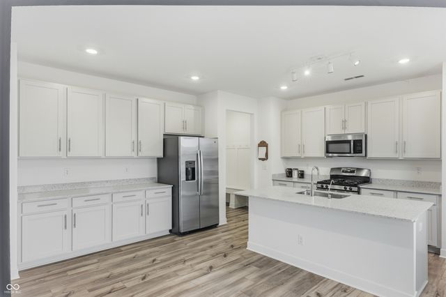 7658 Hillway Drive, Indianapolis, IN 46113