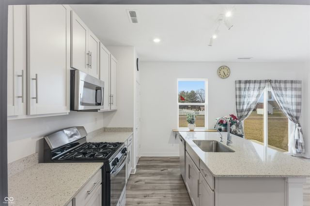 7658 Hillway Drive, Indianapolis, IN 46113