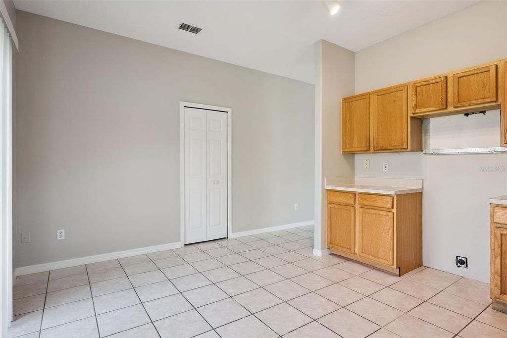 Image 14 of property listing at 2572 ACUNA COURT, Lake Mary, FL 32746
