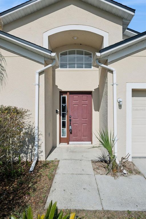 Image 5 of property listing at 2572 ACUNA COURT, Lake Mary, FL 32746