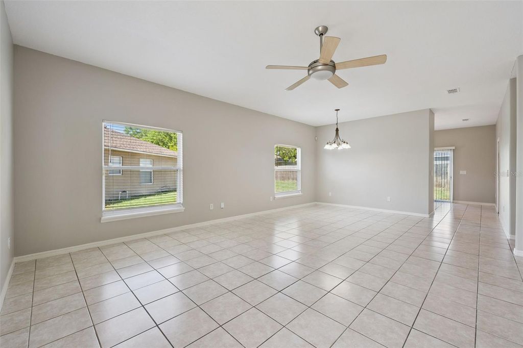 Image 7 of property listing at 2572 ACUNA COURT, Lake Mary, FL 32746