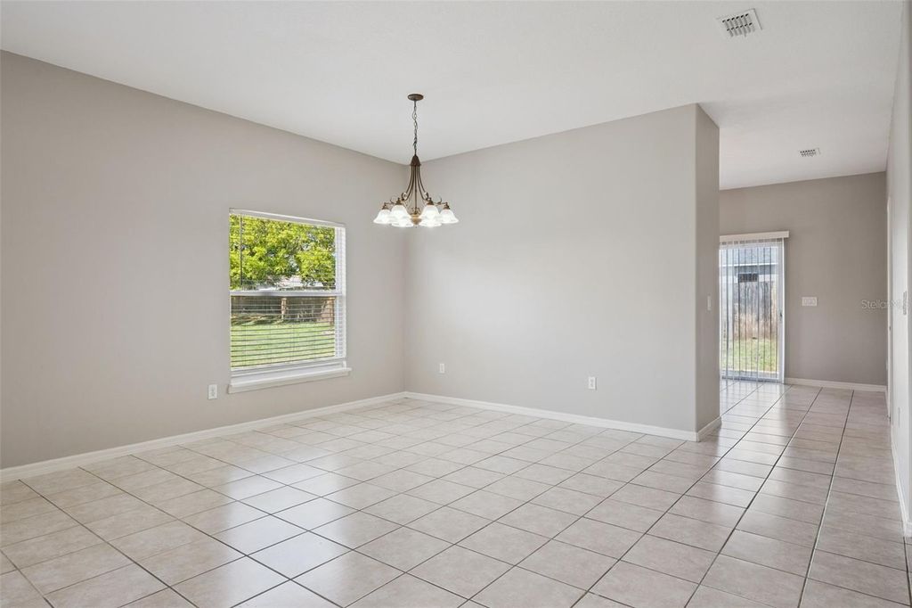 Image 9 of property listing at 2572 ACUNA COURT, Lake Mary, FL 32746