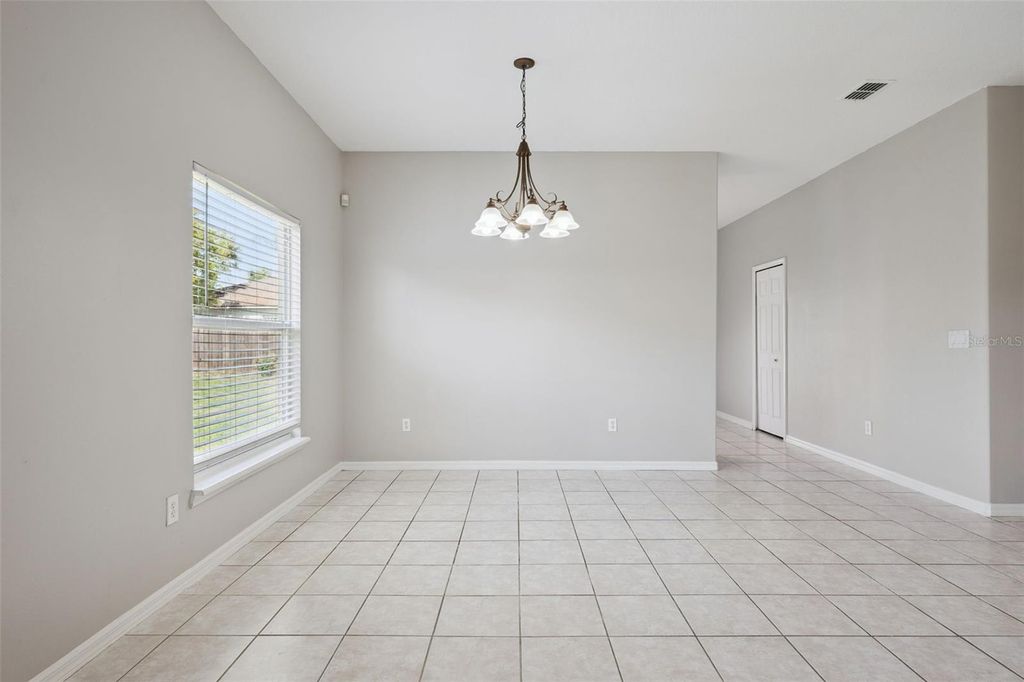Image 10 of property listing at 2572 ACUNA COURT, Lake Mary, FL 32746