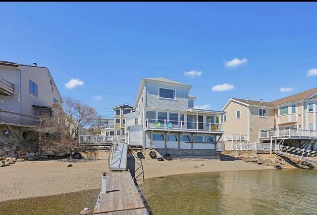 57 Edgewater Rd, Hull, MA 02045
