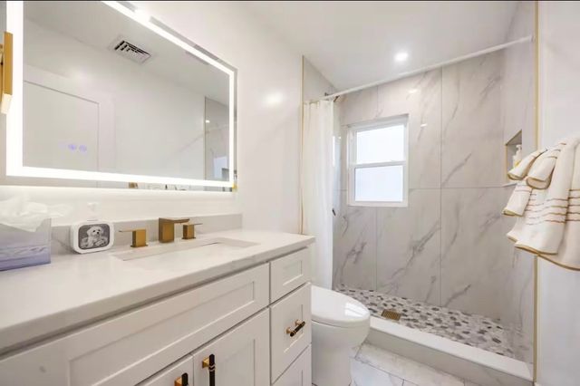 57 Edgewater Rd, Hull, MA 02045