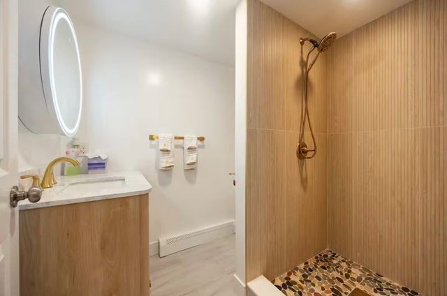 57 Edgewater Rd, Hull, MA 02045