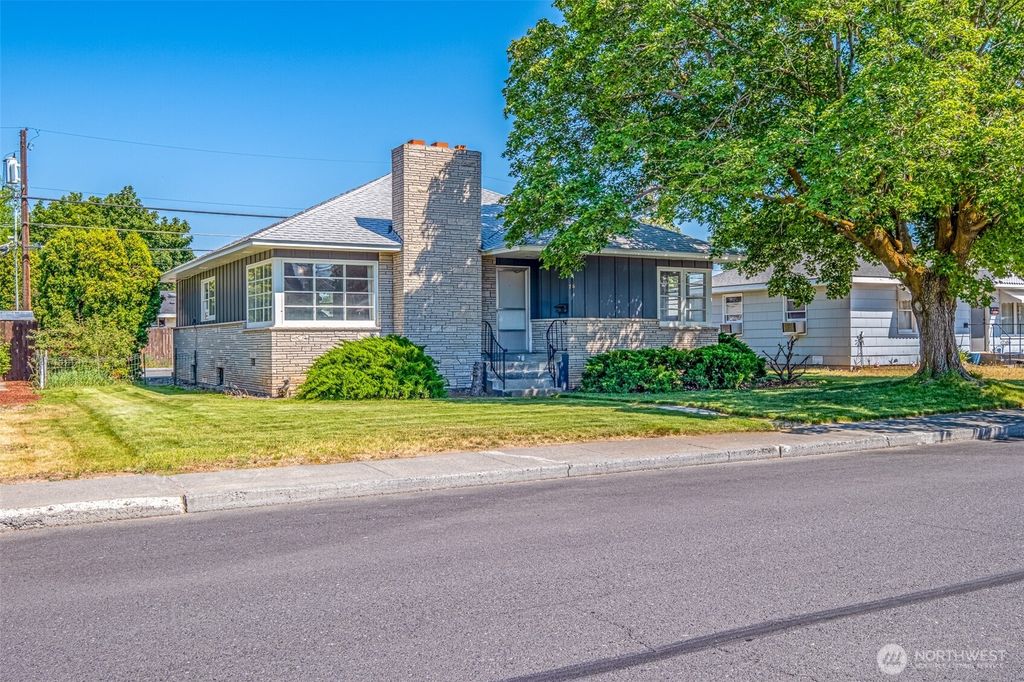 78 E Street NE, Ephrata, WA 98823