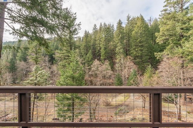 540 Lost Bridge Rd, Lewiston, CA 96052