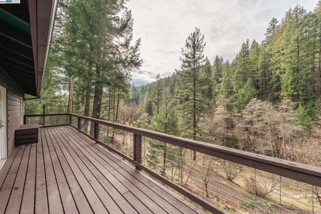 540 Lost Bridge Rd, Lewiston, CA 96052