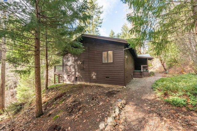 540 Lost Bridge Rd, Lewiston, CA 96052