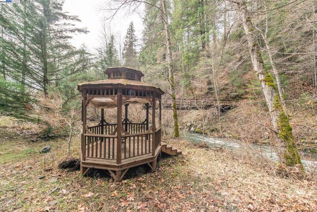 540 Lost Bridge Rd, Lewiston, CA 96052