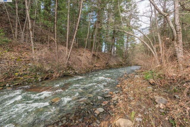 540 Lost Bridge Rd, Lewiston, CA 96052