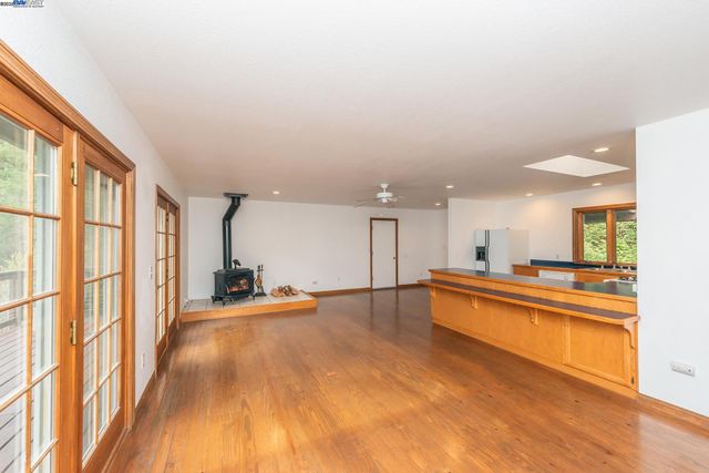 540 Lost Bridge Rd, Lewiston, CA 96052