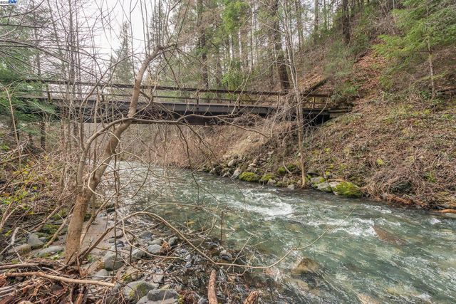 540 Lost Bridge Rd, Lewiston, CA 96052
