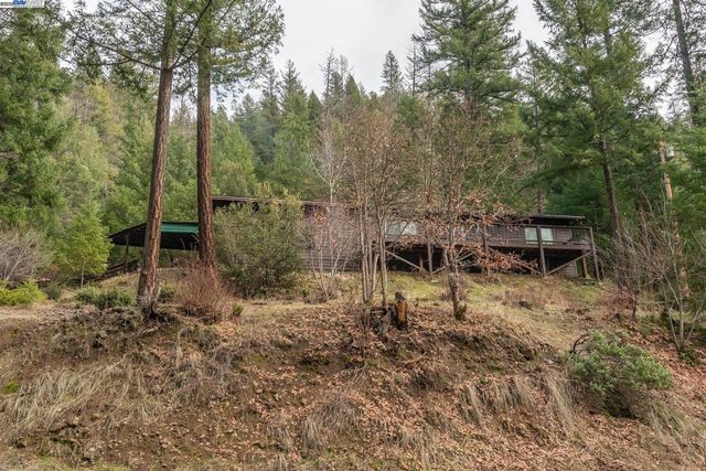 540 Lost Bridge Rd, Lewiston, CA 96052