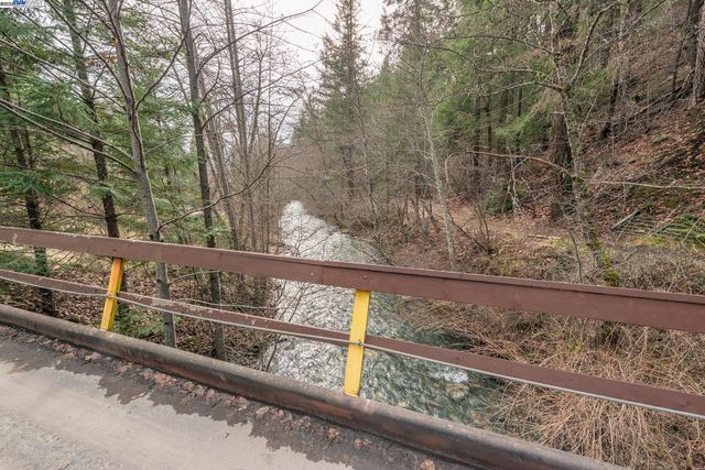 540 Lost Bridge Rd, Lewiston, CA 96052