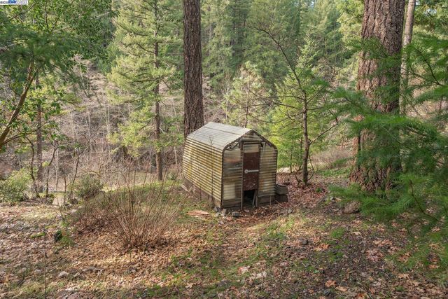540 Lost Bridge Rd, Lewiston, CA 96052