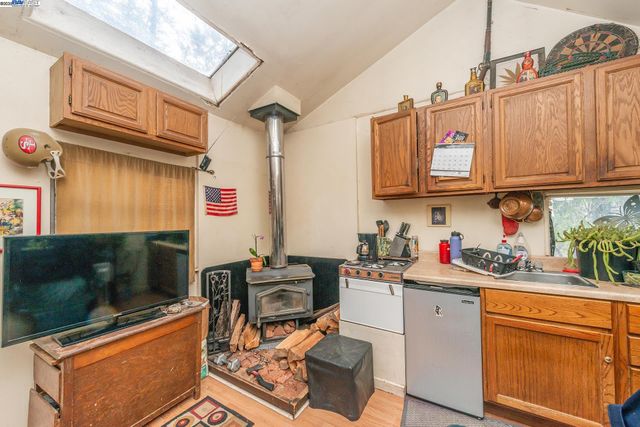 540 Lost Bridge Rd, Lewiston, CA 96052