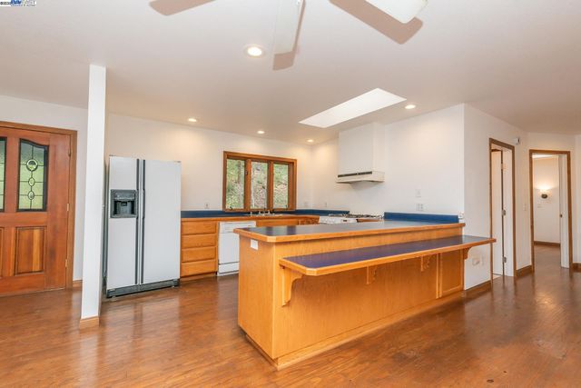 540 Lost Bridge Rd, Lewiston, CA 96052