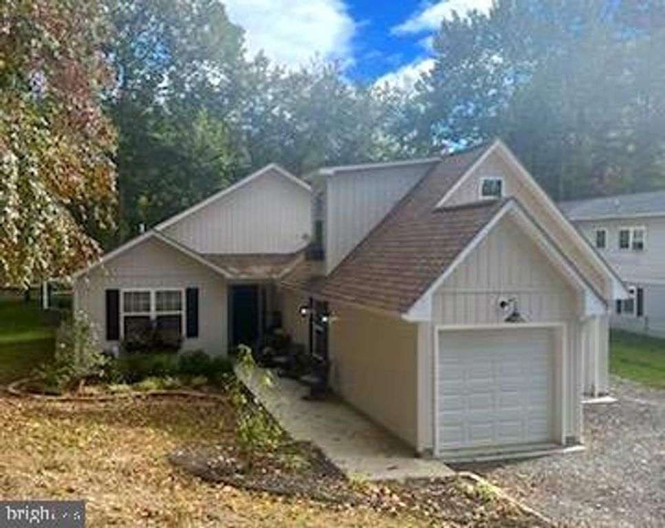 1206 EASTOVER PKWY, Locust Grove, VA 22508