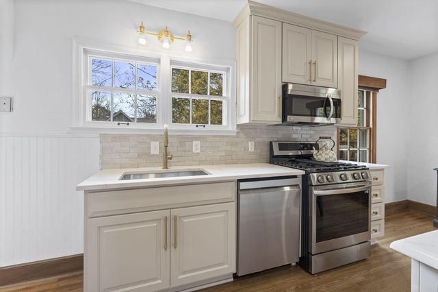 27 Woodland Avenue, Delaware, OH 43015