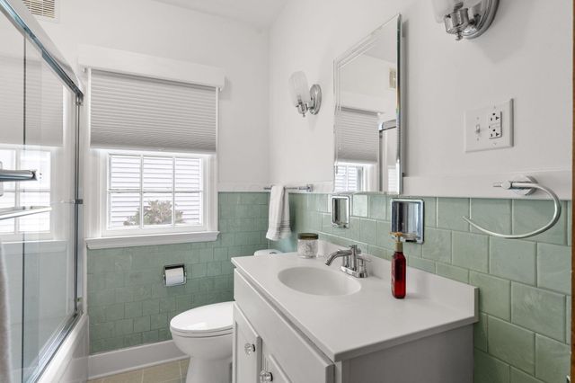 27 Woodland Avenue, Delaware, OH 43015