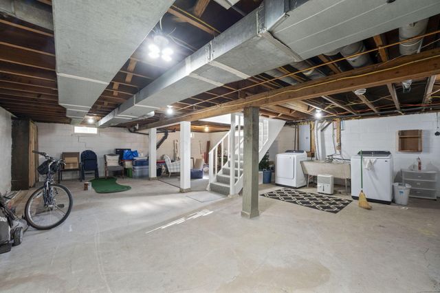 27 Woodland Avenue, Delaware, OH 43015