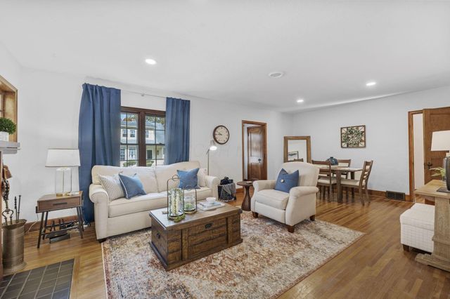 27 Woodland Avenue, Delaware, OH 43015