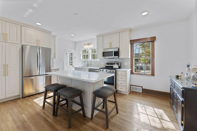 27 Woodland Avenue, Delaware, OH 43015