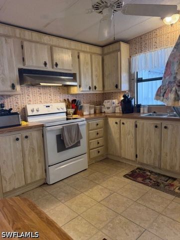 210 Pine Key LN 210, Naples, FL 34114