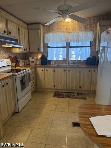 210 Pine Key LN 210, Naples, FL 34114