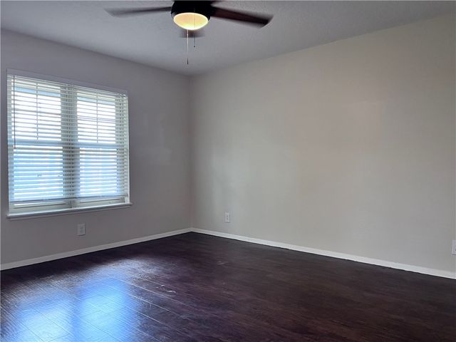 621 Philomena Dr, Corpus Christi, TX 78412