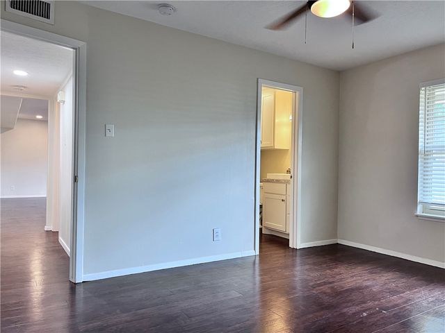 621 Philomena Dr, Corpus Christi, TX 78412