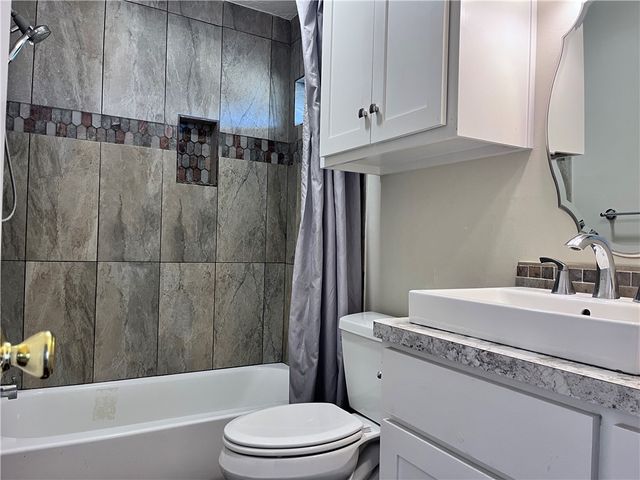 621 Philomena Dr, Corpus Christi, TX 78412