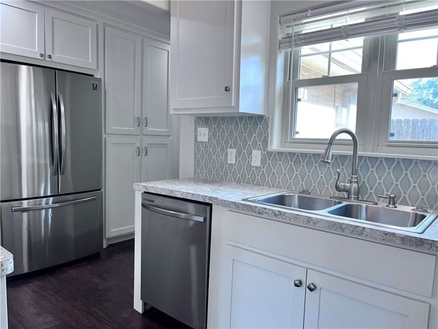 621 Philomena Dr, Corpus Christi, TX 78412