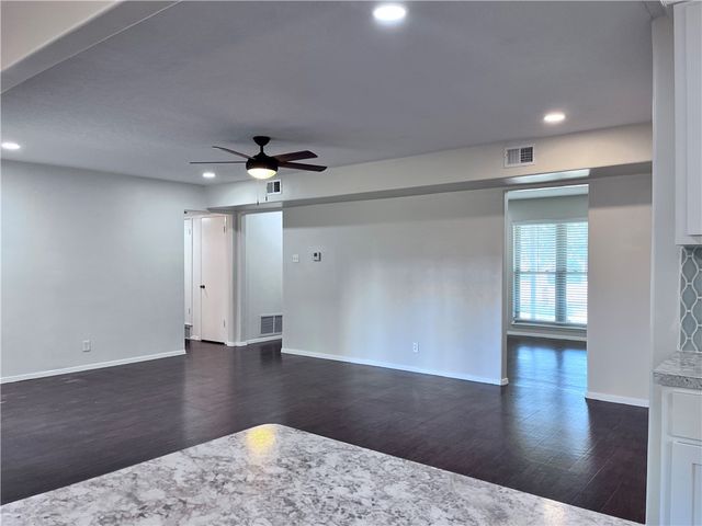 621 Philomena Dr, Corpus Christi, TX 78412