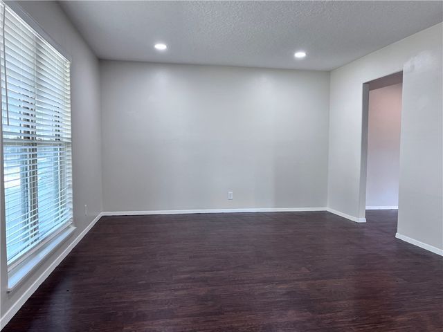 621 Philomena Dr, Corpus Christi, TX 78412