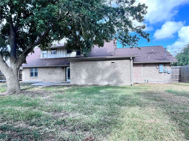 621 Philomena Dr, Corpus Christi, TX 78412
