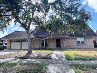 621 Philomena Dr, Corpus Christi, TX 78412