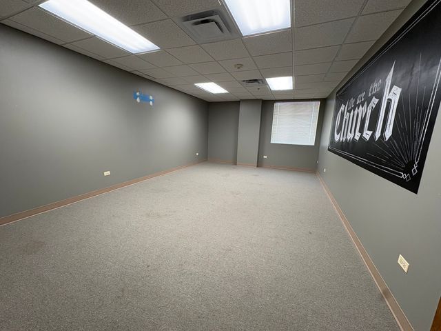 480 E Roosevelt Road, West Chicago, IL 60185
