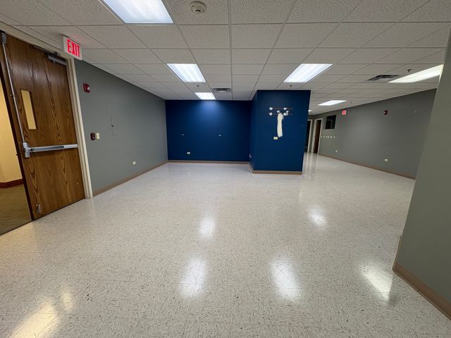 480 E Roosevelt Road, West Chicago, IL 60185