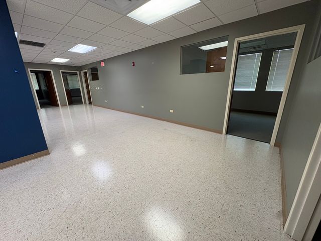 480 E Roosevelt Road, West Chicago, IL 60185