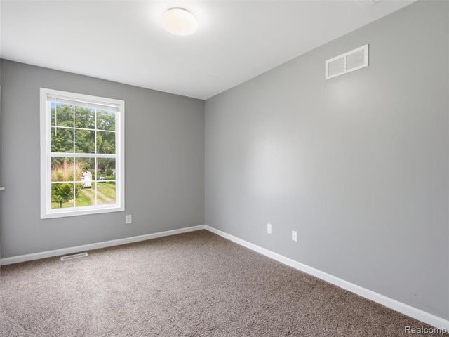 2659 Chrysler Avenue, Waterford, MI 48328