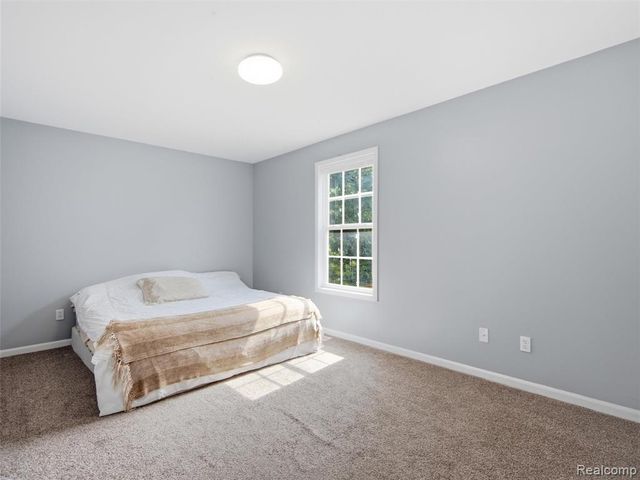 2659 Chrysler Avenue, Waterford, MI 48328
